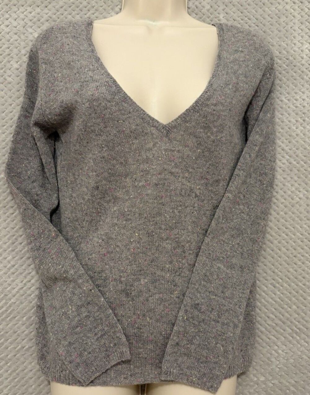 100% Cashmere Gray V-Neck Sweater Multicolor Fleck Speckled Knit Women’s